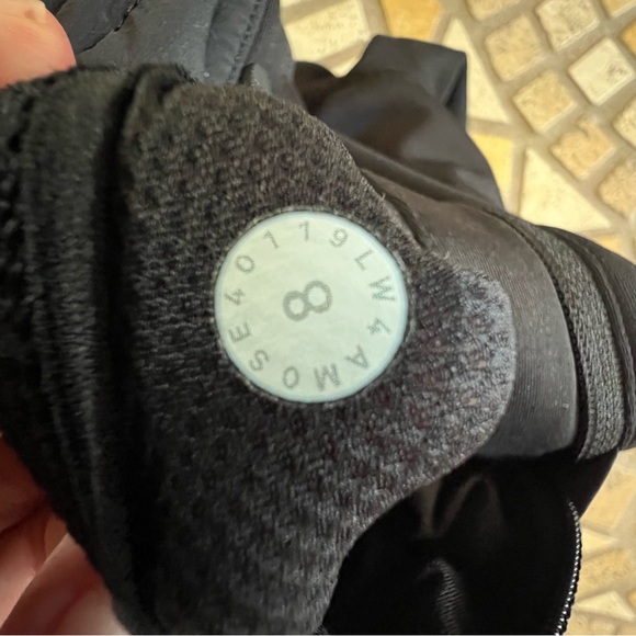 Lululemon extra mile jacket black 8 - Picture 5 of 16